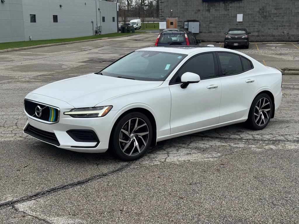 2020 Volvo S60 T5 Momentum FWD