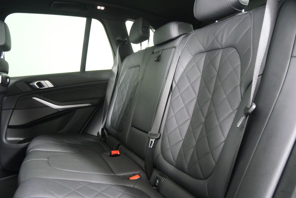 Thumbnail: 2024 BMW X5 - 15