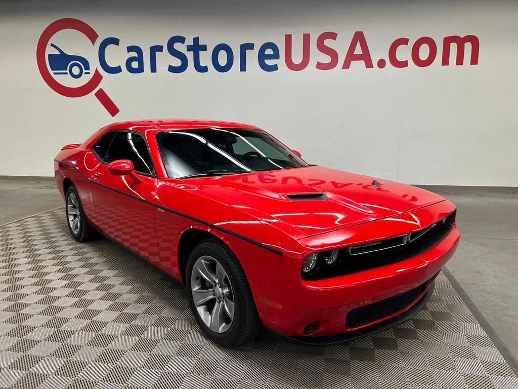 2019 Dodge Challenger SXT RWD
