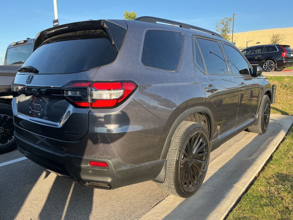 Thumbnail: 2023 Honda Pilot - 3