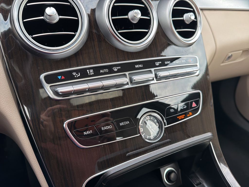 Thumbnail: 2021 Mercedes-Benz C-Class - 32