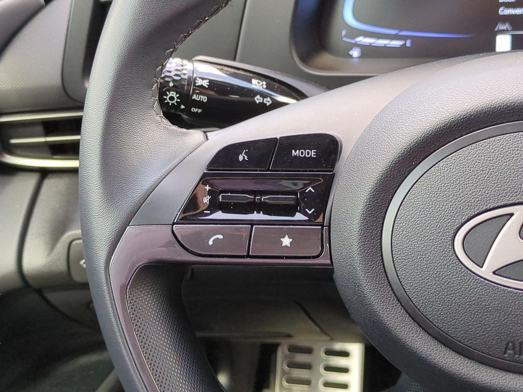 Used 2026 White Hyundai SEL Sport image 17
