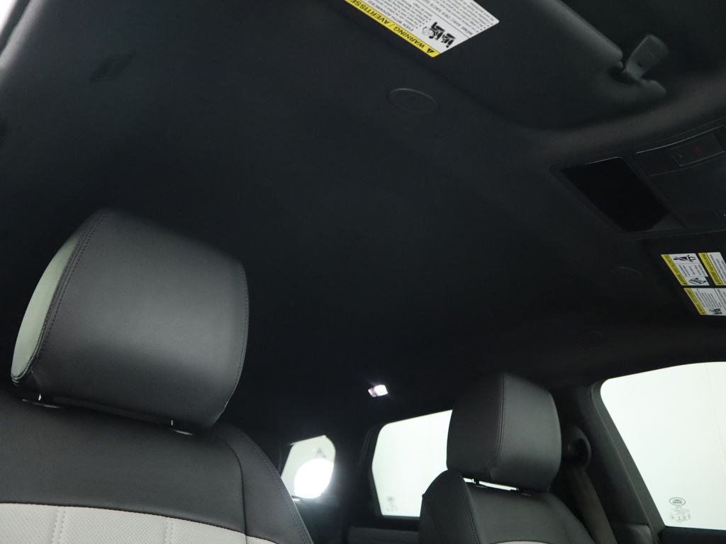 2023 Land Rover Range Rover Evoque Dynamic 19