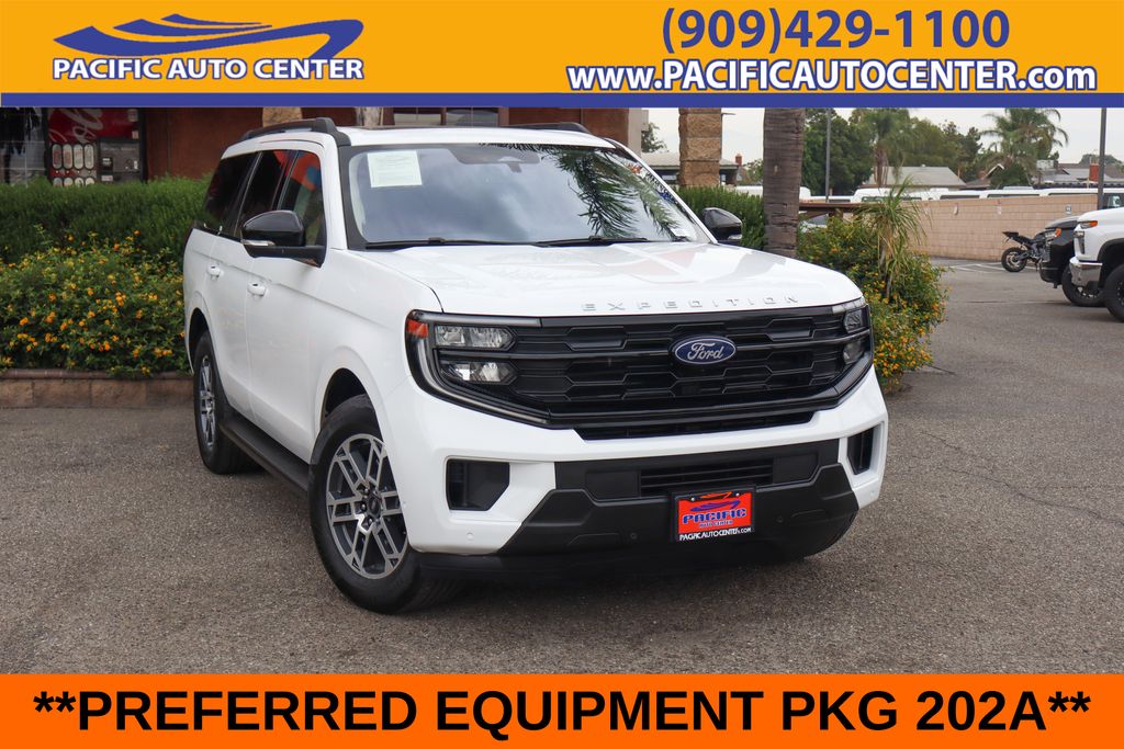 Oxford White 2025 Ford Expedition SUV / Crossover 4X2 Automatic