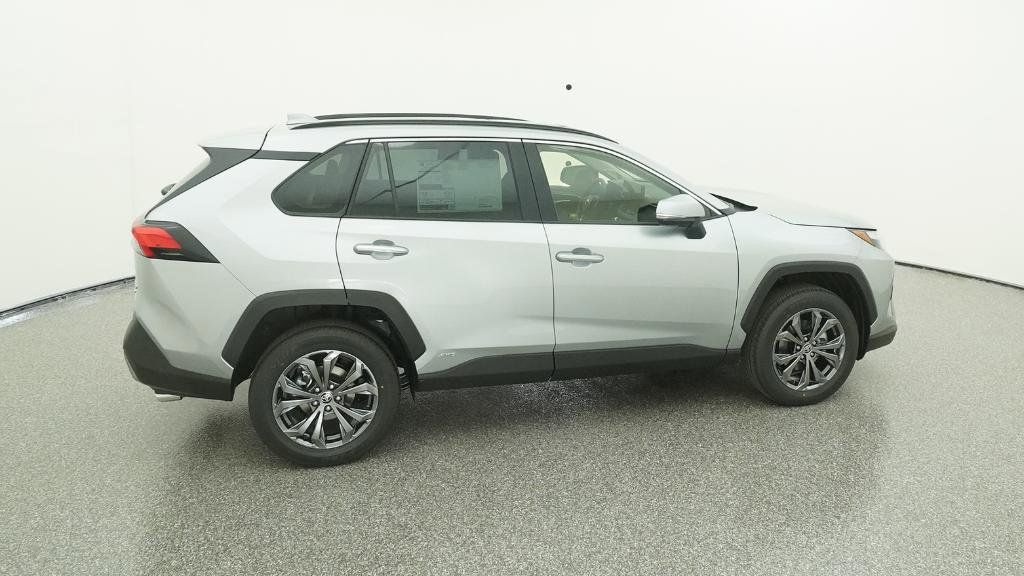 Thumbnail: 2025 Toyota RAV4 - 24