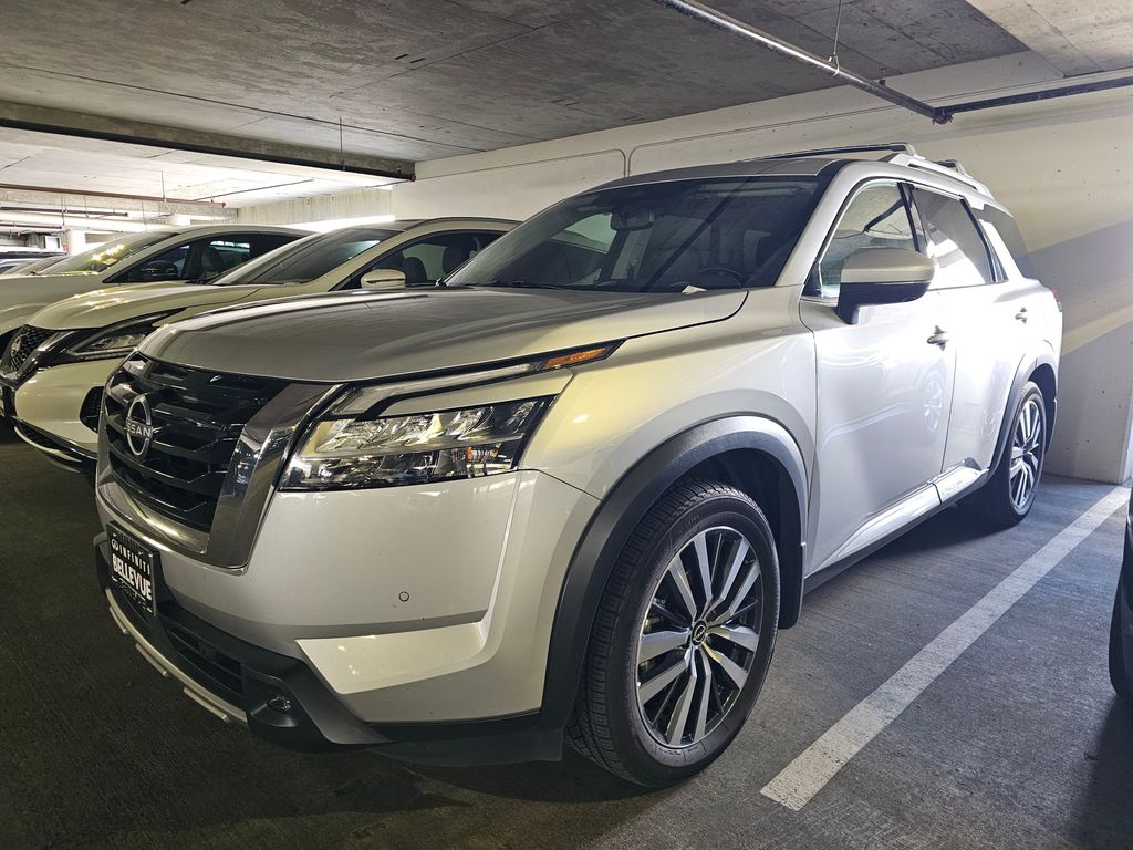 Brilliant Silver Metallic 2022 Nissan Pathfinder Platinum 4WD SUV / Crossover All-Wheel Drive 9-Speed Automatic