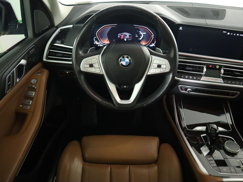 Thumbnail: 2021 BMW X7 - 10