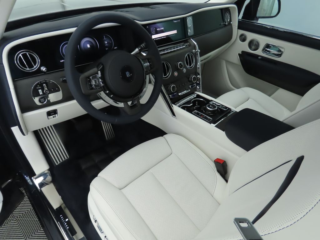Thumbnail: 2026 Rolls-Royce Cullinan - 10