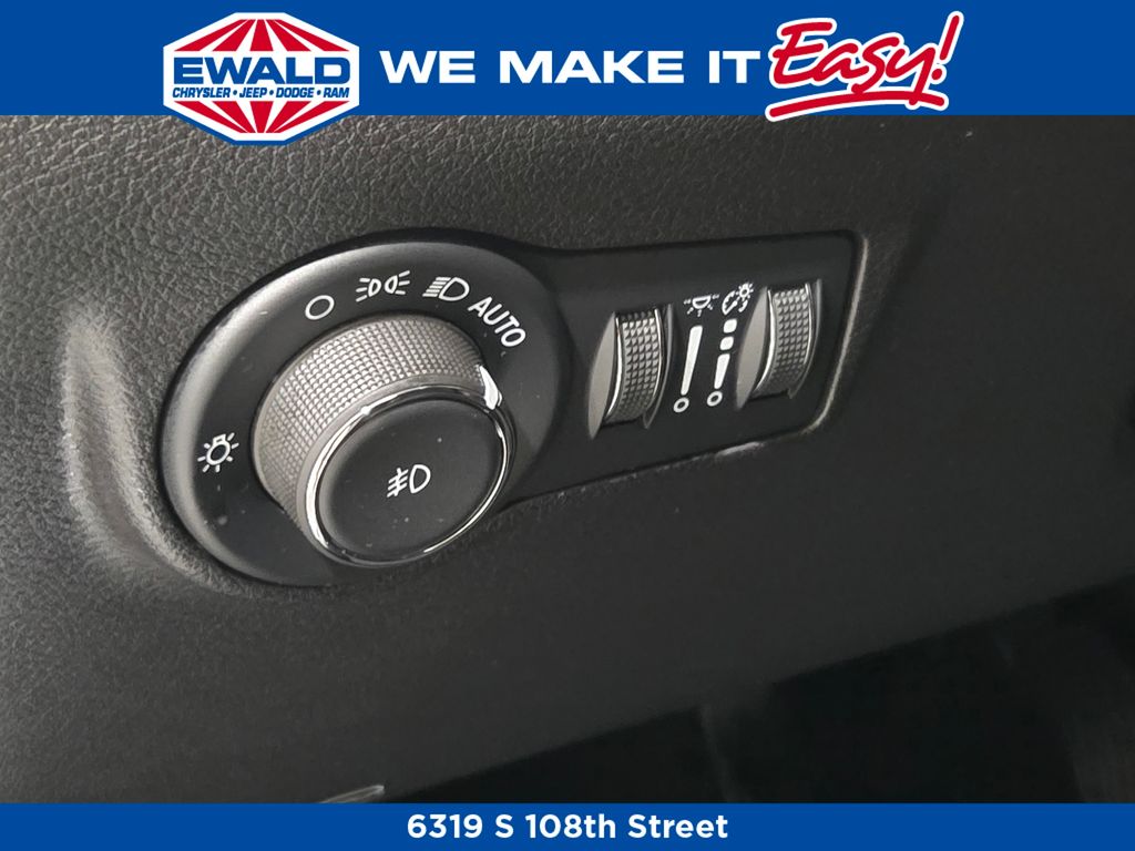2025 Jeep Compass Latitude photo