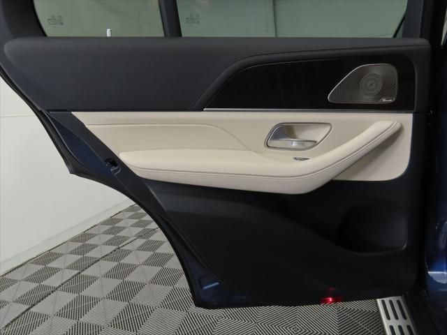 Thumbnail: 2026 Mercedes-Benz GLE - 26