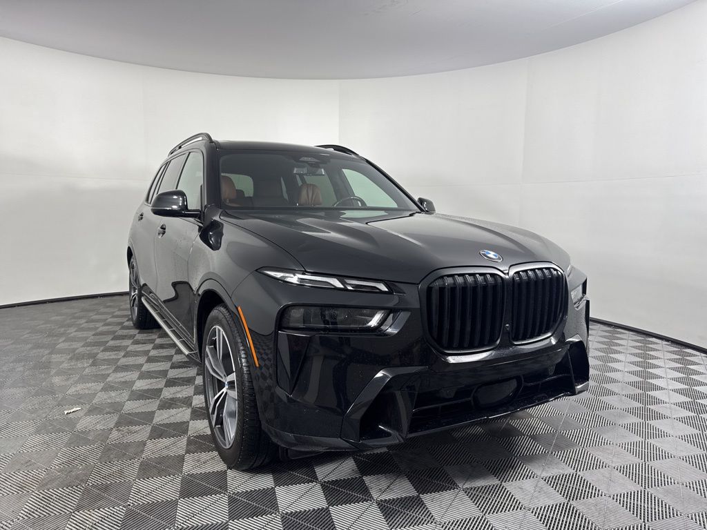 Thumbnail: 2023 BMW X7 - 3