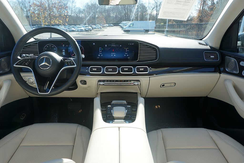 Thumbnail: 2024 Mercedes-Benz GLS - 17