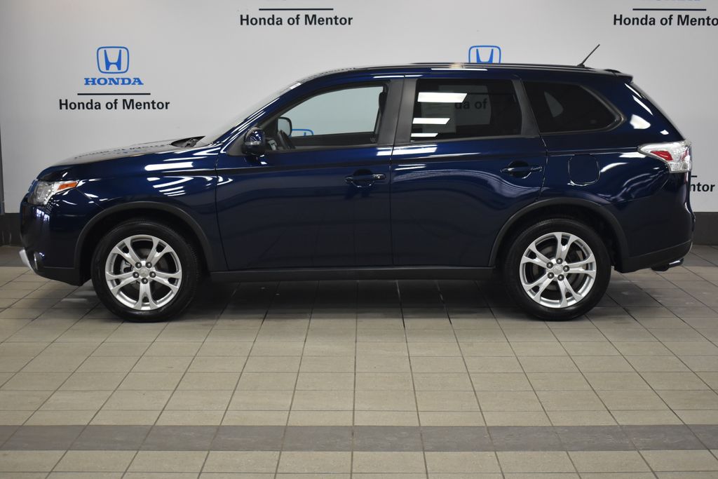 2015 Mitsubishi Outlander SE 2