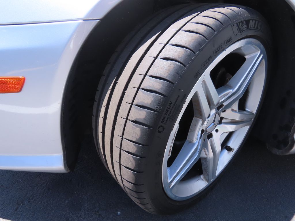 Thumbnail: 2009 Mercedes-Benz SL-Class - 13