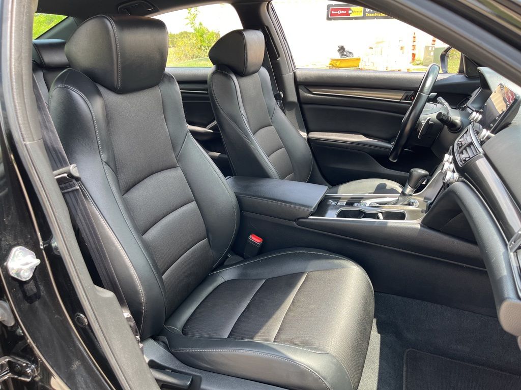 2022 Honda Accord Sport 28