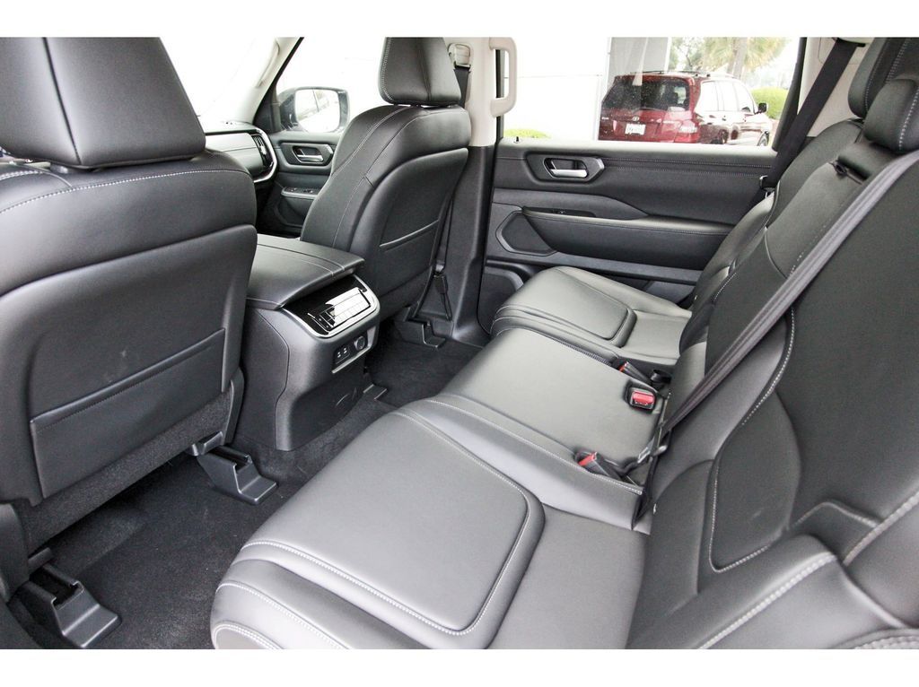 2026 Nissan Armada SV - 11