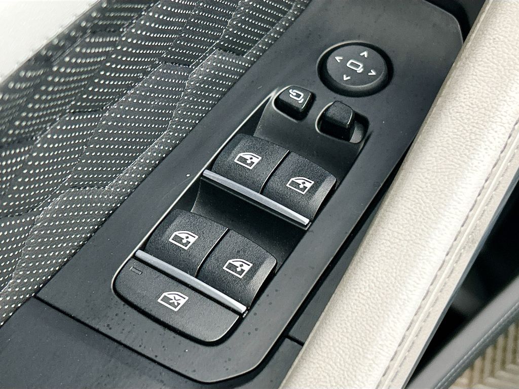 Thumbnail: 2023 BMW X6 - 22