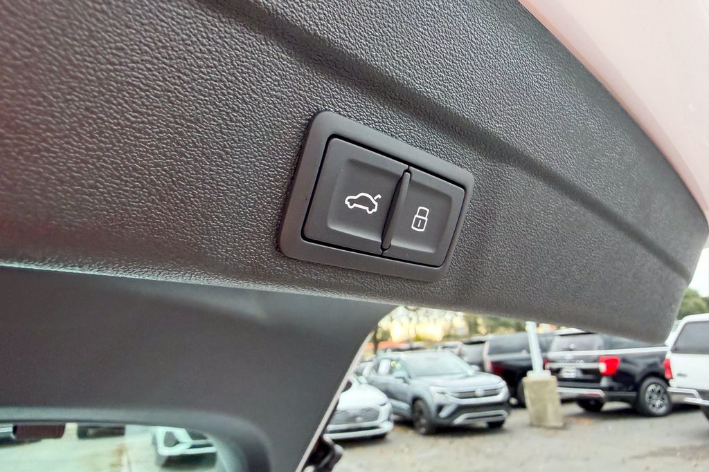 New 2025 White Audi 2.0T Premium image 26