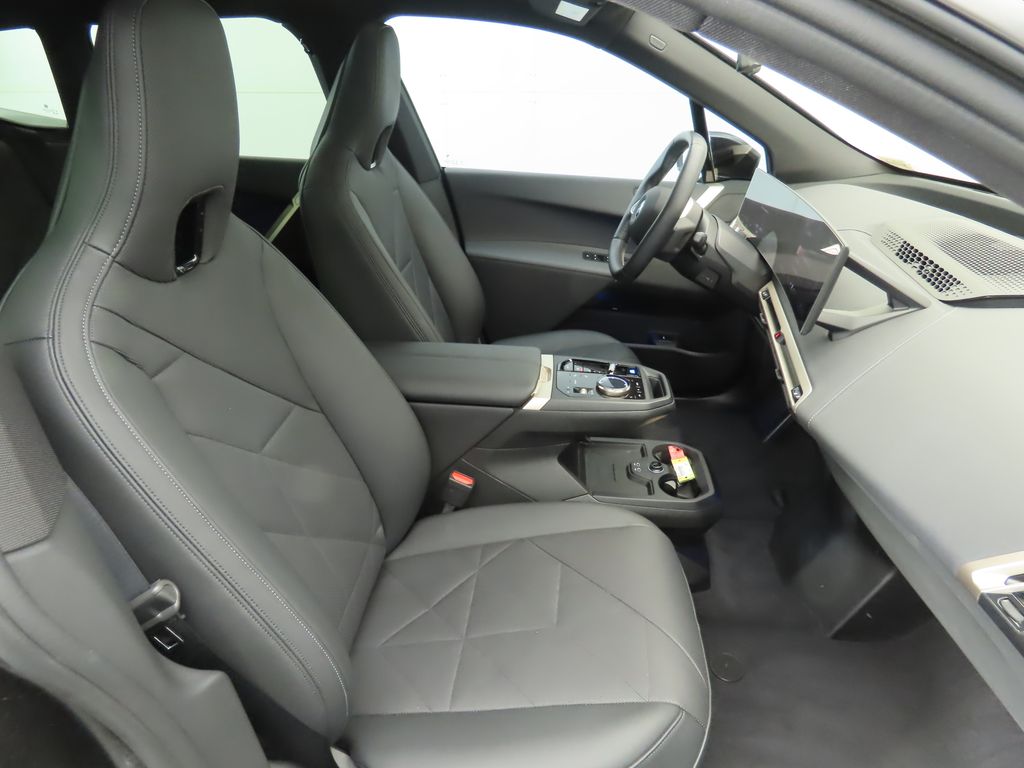 Thumbnail: 2025 BMW iX - 19