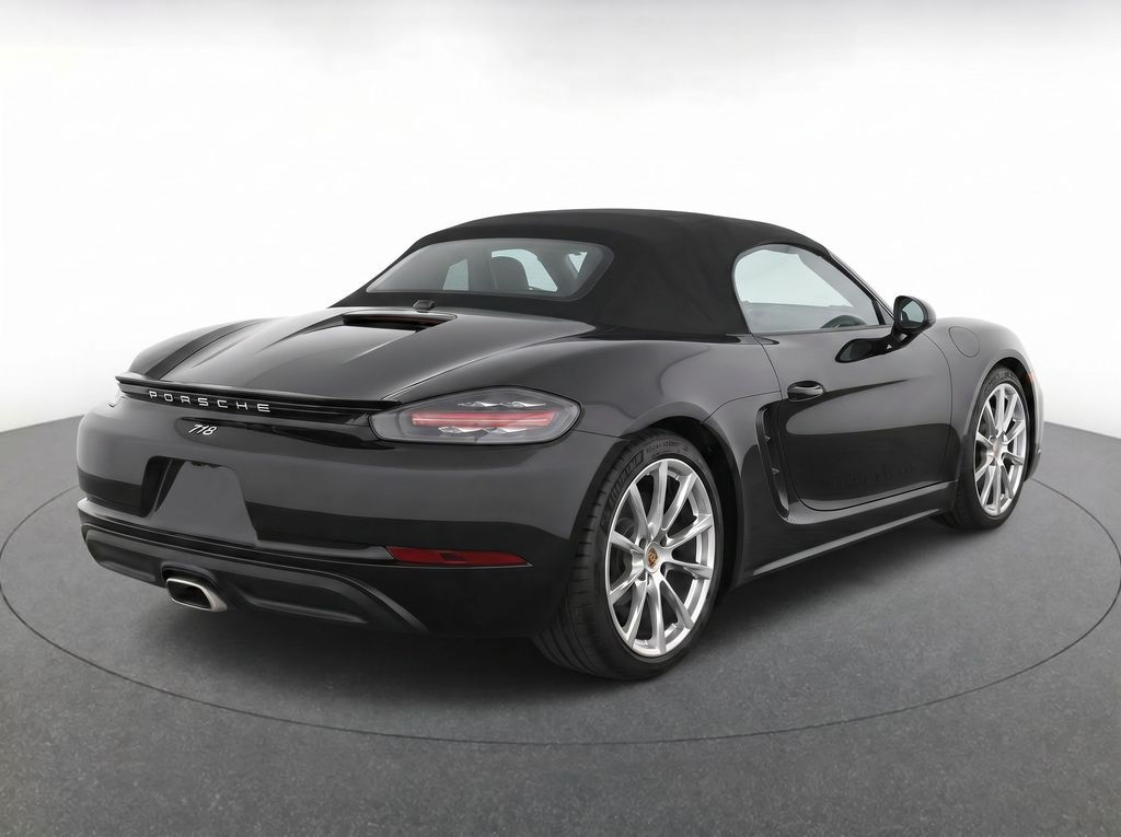 Thumbnail: 2017 Porsche 718 Boxster - 4