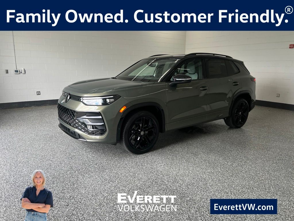 Avocado Green w/Deep Black Roof 2026 Volkswagen Tiguan SUV / Crossover All-Wheel Drive 8-Speed Automatic