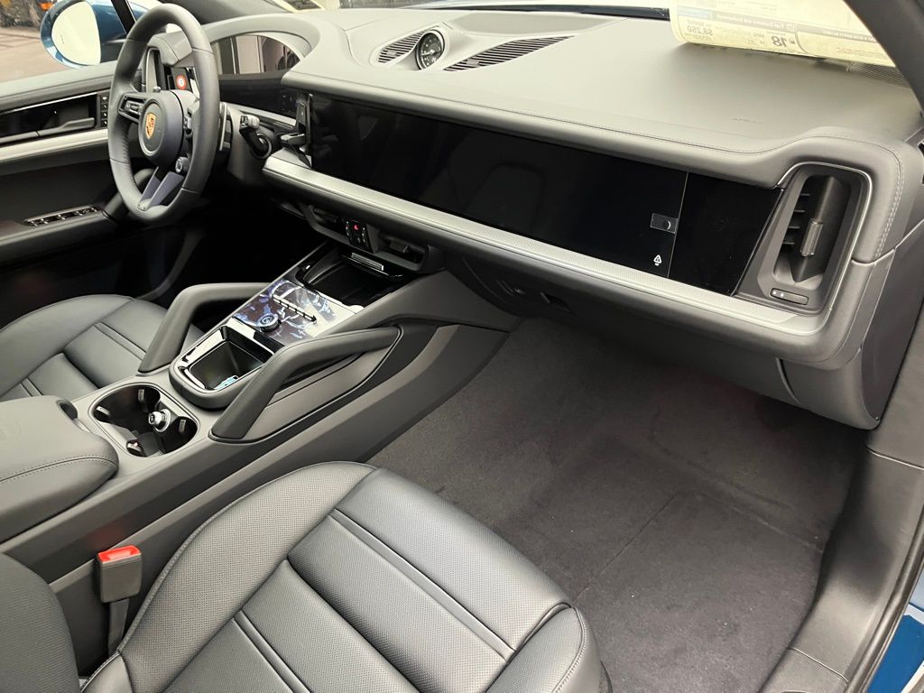 Thumbnail: 2025 Porsche Cayenne - 30