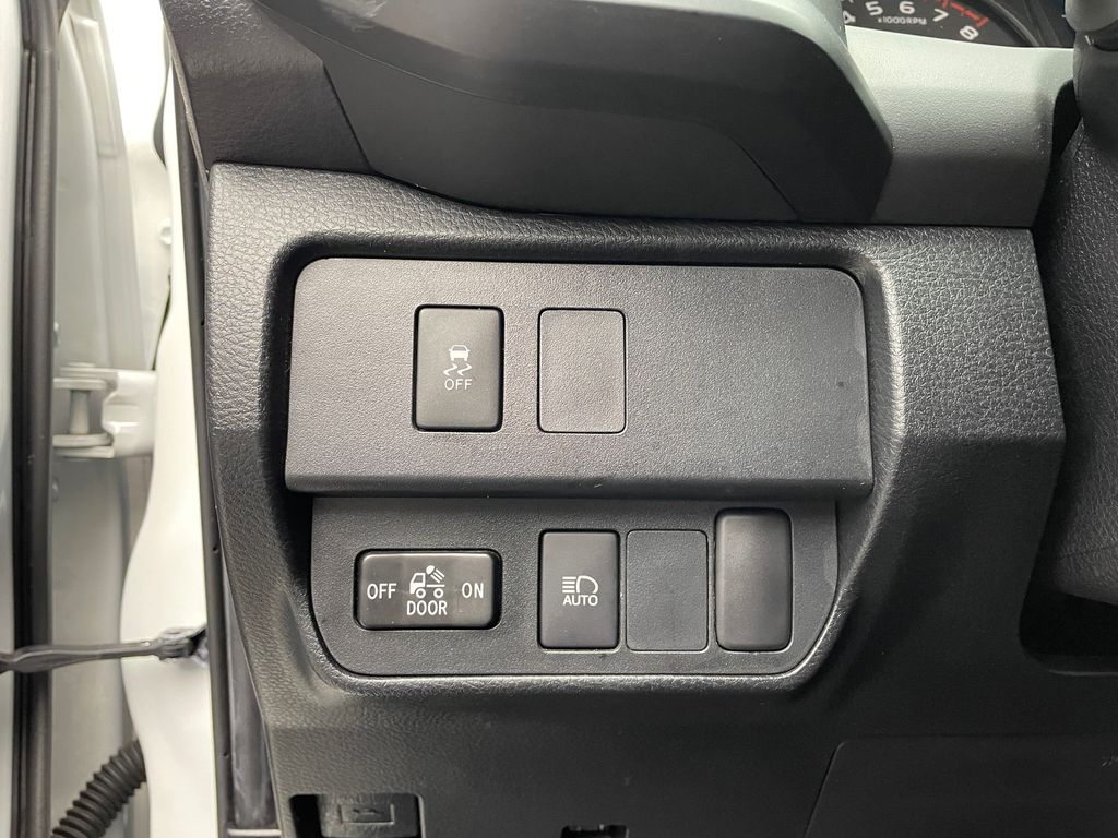 Thumbnail: 2021 Toyota Tacoma - 20