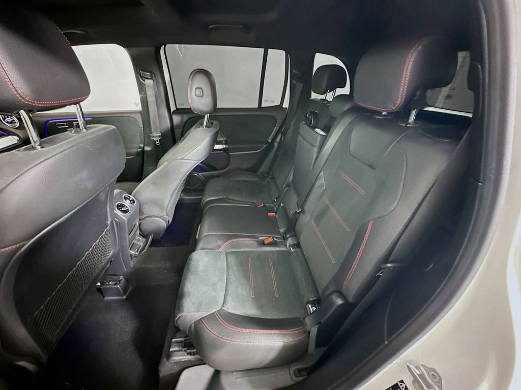 Thumbnail: 2021 Mercedes-Benz GLB - 24