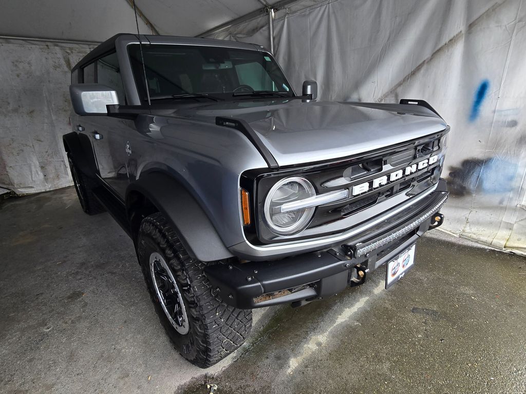 Silver Metallic 2024 Ford Bronco Outer Banks 4-Door 4WD SUV / Crossover Four-Wheel Drive Automatic