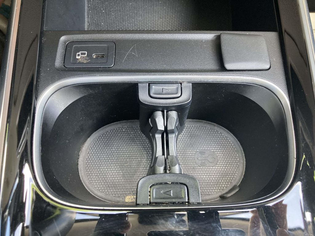 Used 2020 Black Mercedes-Benz GLB 250 image 15