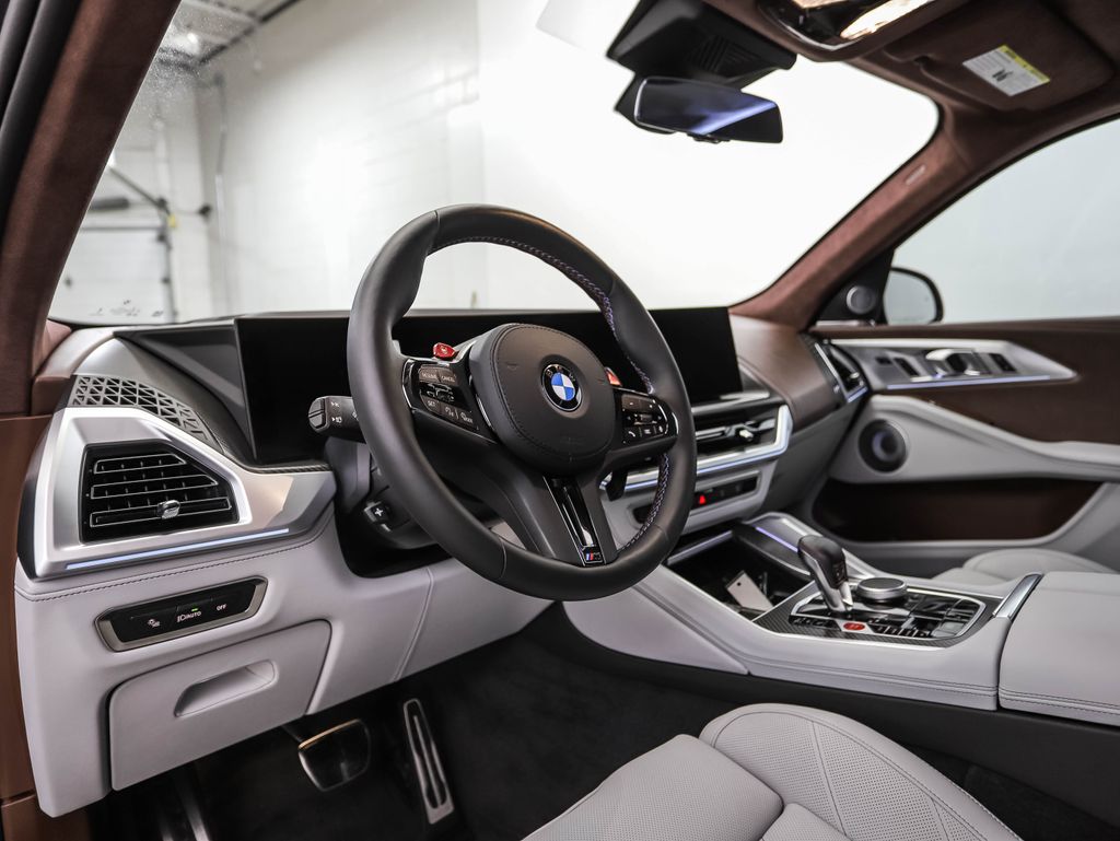 Thumbnail: 2025 BMW XM - 10