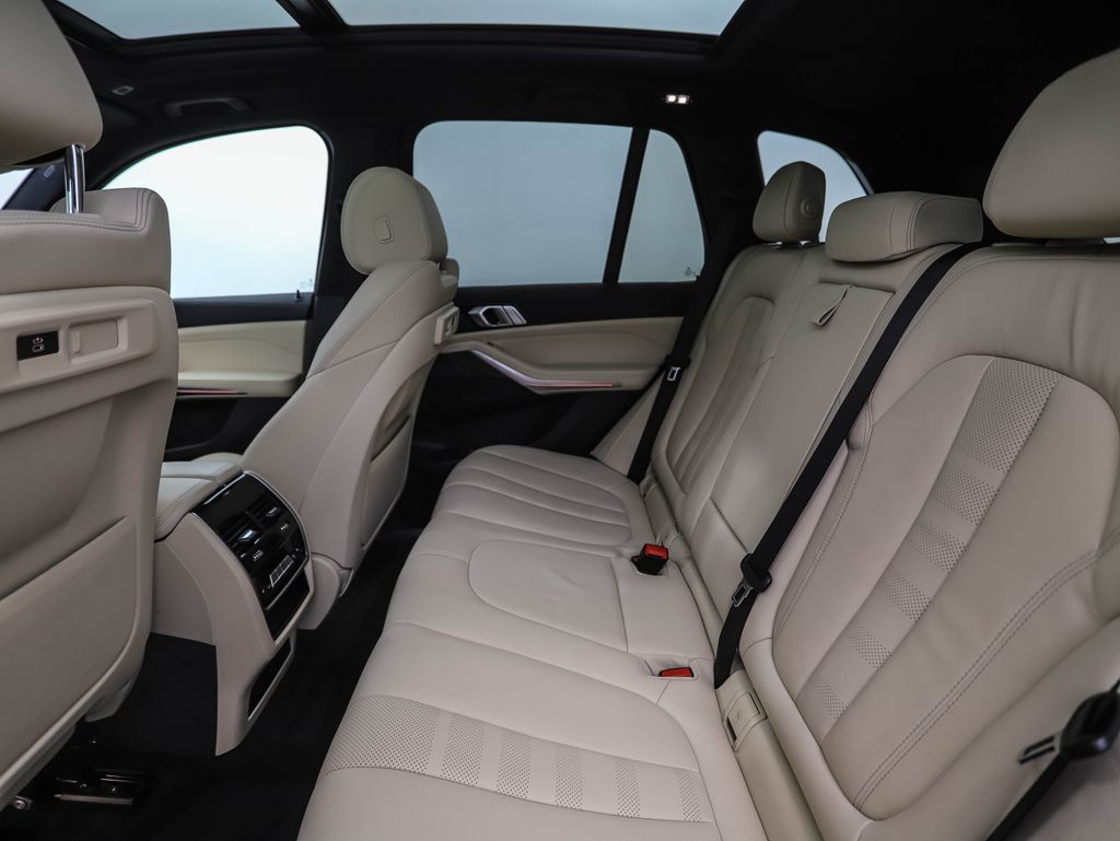 Thumbnail: 2022 BMW X5 - 22