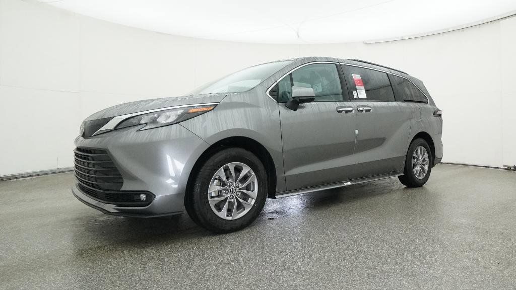 Thumbnail: 2026 Toyota Sienna - 15