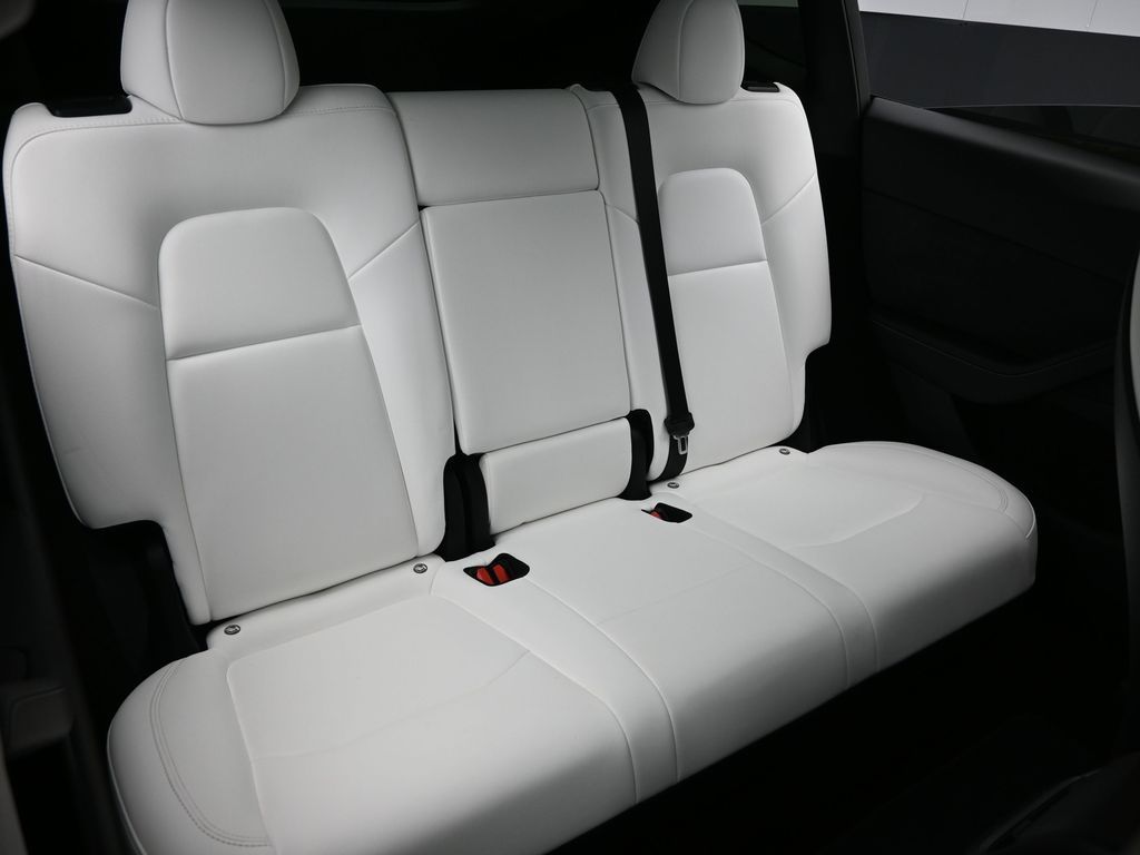 2024 Tesla Model Y Long Range Dual Motor All-Wheel Drive