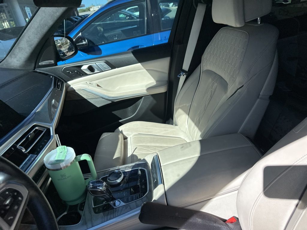 Thumbnail: 2021 BMW X7 - 6