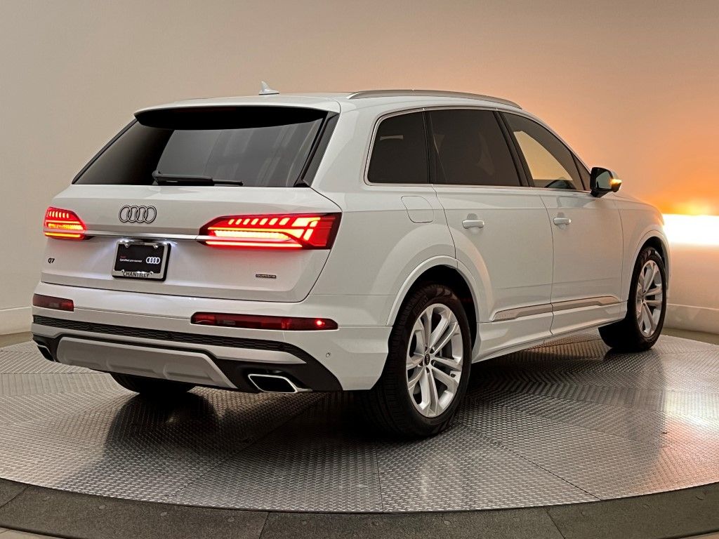 Thumbnail: 2025 Audi Q7 - 5