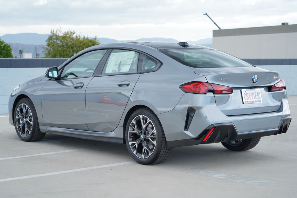 Thumbnail: 2026 BMW 2 Series - 7