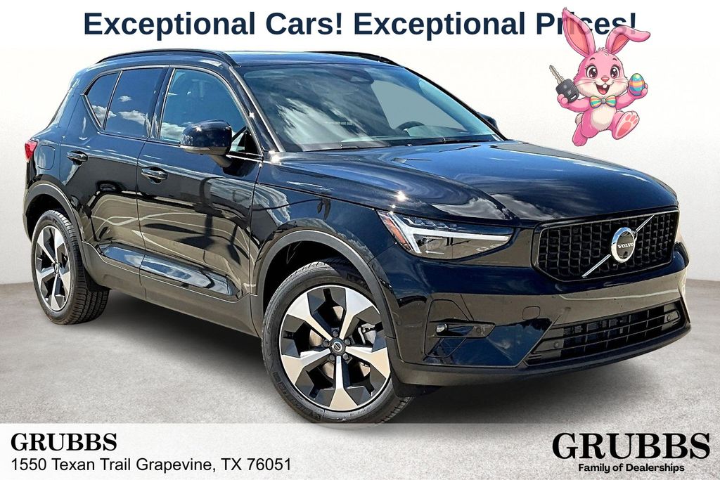 2026 Volvo XC40 B5 Plus AWD