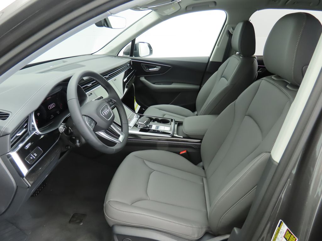 2025 Audi Q7  21