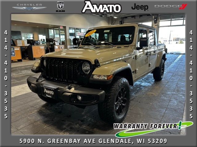 2022 Jeep Gladiator Altitude Crew Cab 4WD