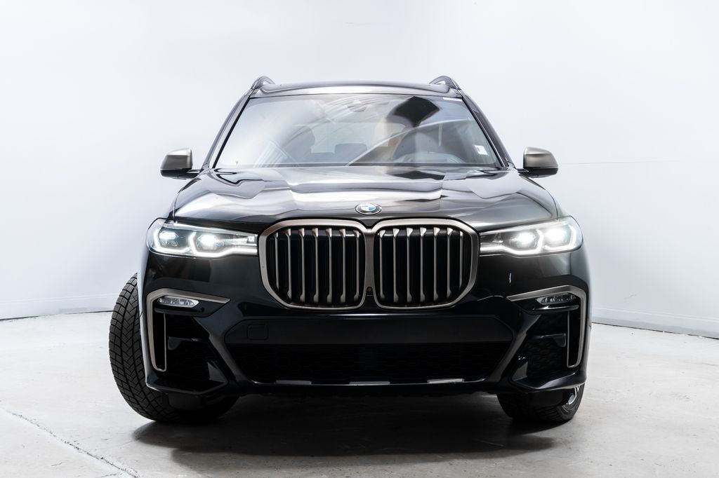 Used 2022 Black BMW M50i image 10