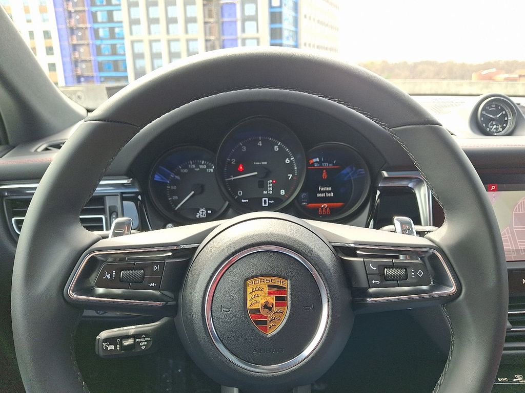 Thumbnail: 2026 Porsche Macan - 21