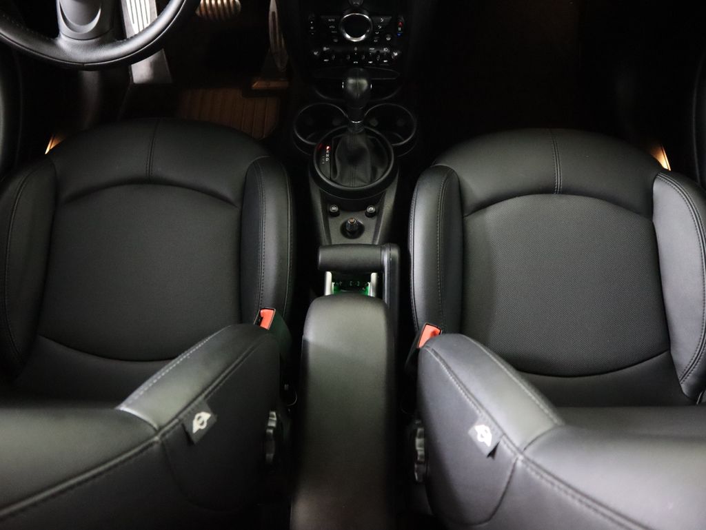 Thumbnail: 2016 MINI Cooper Countryman - 16