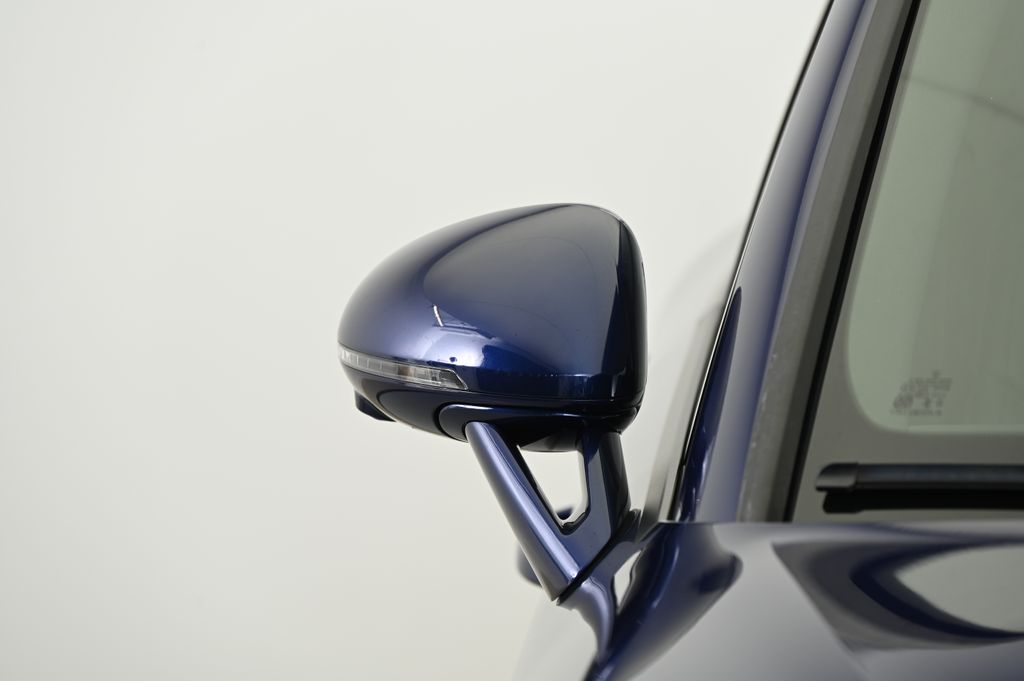 Thumbnail: 2025 Porsche Macan - 13