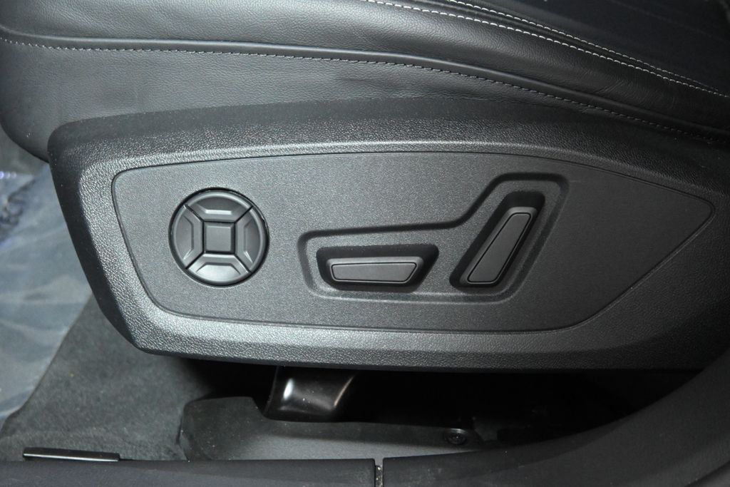 Thumbnail: 2025 Audi A6 - 32