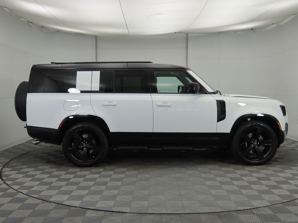 Thumbnail: 2025 Land Rover Defender - 4