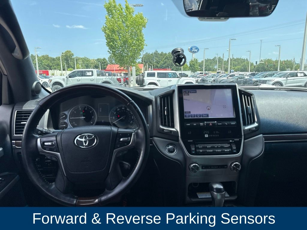 2018 Toyota Land Cruiser V8