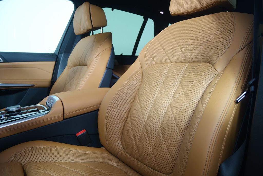 Thumbnail: 2026 BMW X5 - 10