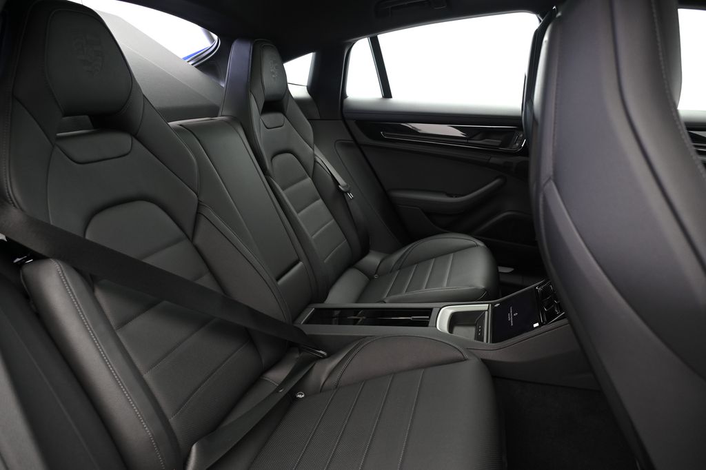 Thumbnail: 2024 Porsche Panamera - 18