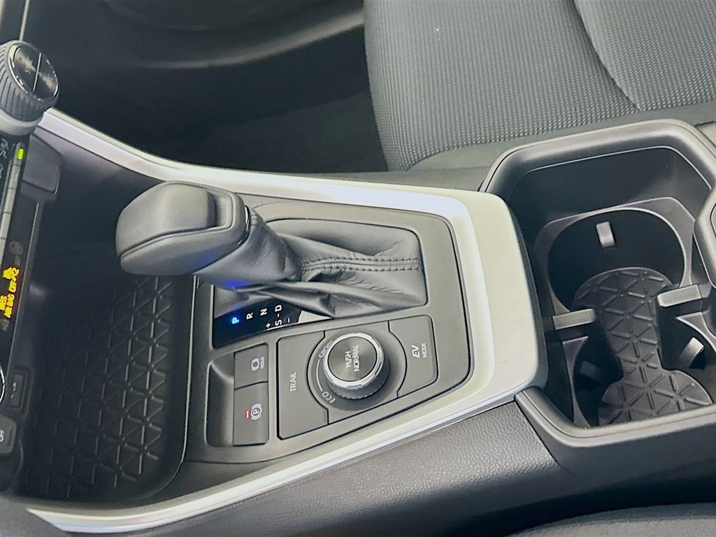 Thumbnail: 2025 Toyota RAV4 - 17